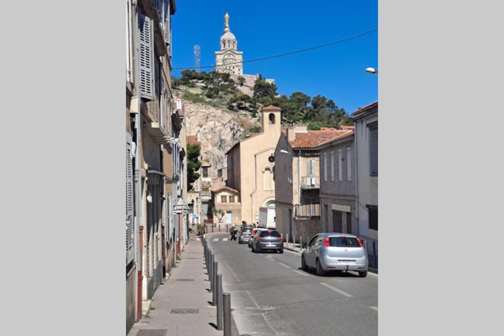 Studio A 10 Min A Pied Notre-Dame De La Garde Apartment Marseille Luaran gambar